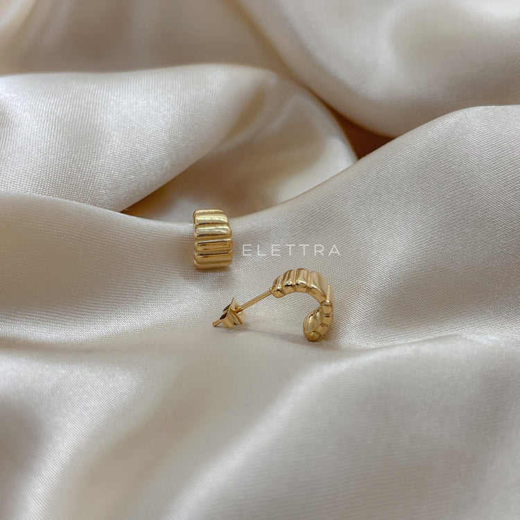 Mini Gold Ripple C-Shape Earrings