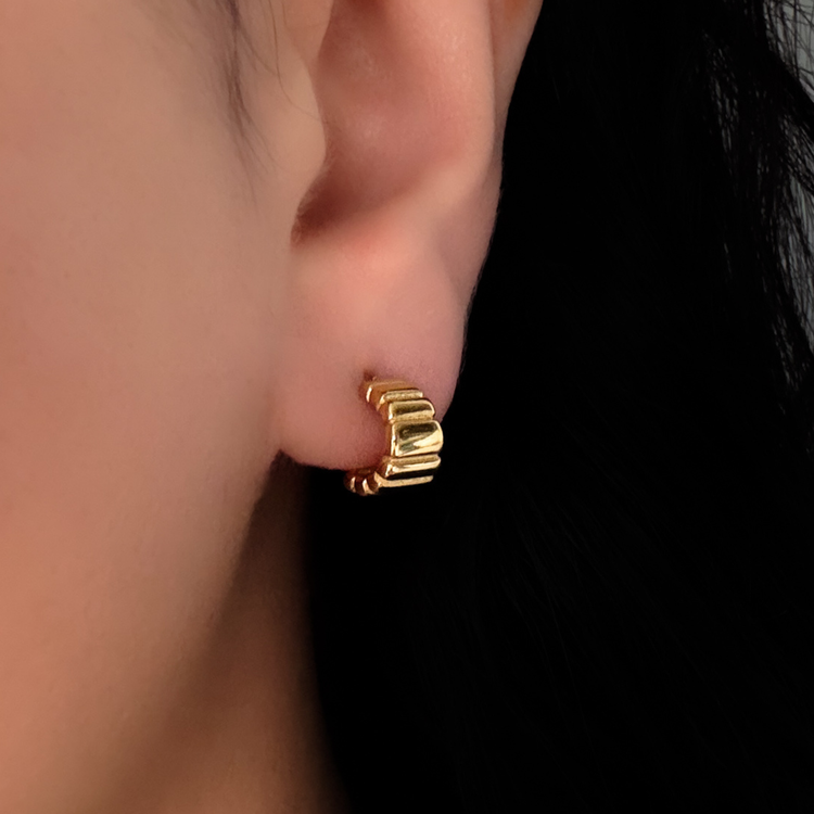 Mini Gold Ripple C-Shape Earrings
