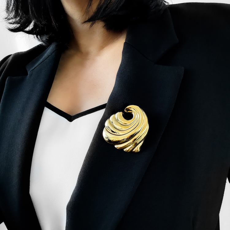 Gold Wave Brooch Pin