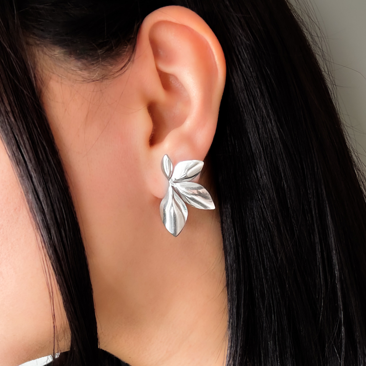 Silver leaf Stud earrings