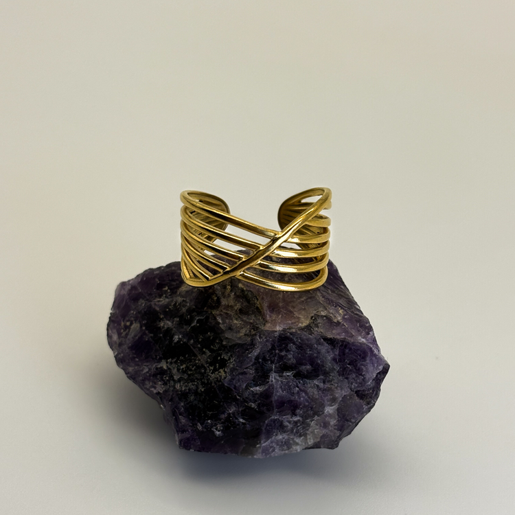 Multi-strand gold ring