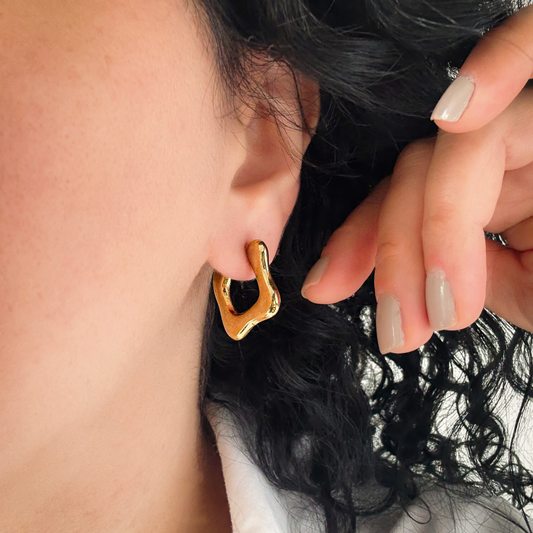 Gold Wave C-Shape Earrings