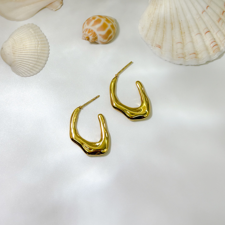 Gold Wave C-Shape Earrings