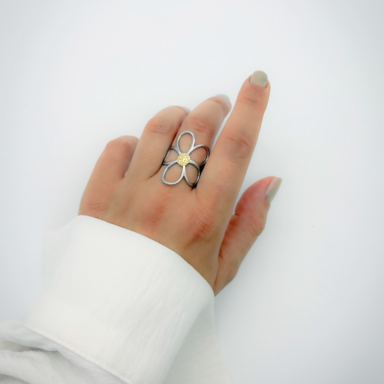 Large Daisy Ring