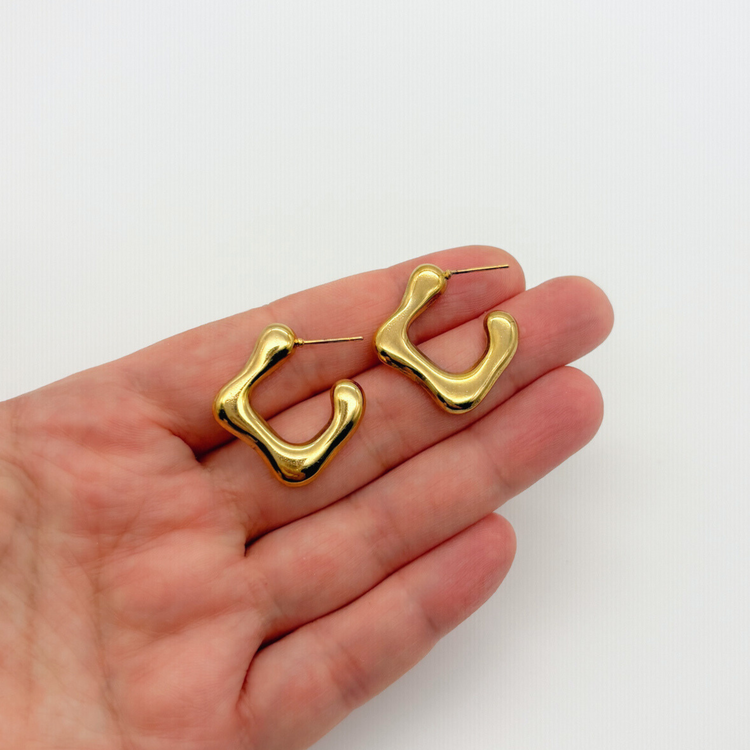 Gold Wave C-Shape Earrings