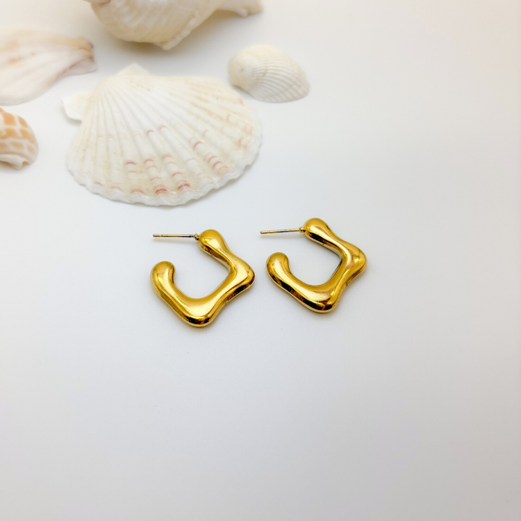 Gold Wave C-Shape Earrings
