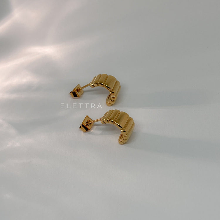 Mini Gold Ripple C-Shape Earrings
