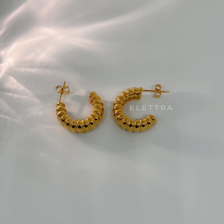 Ribbed Gold C-Shape Earrings