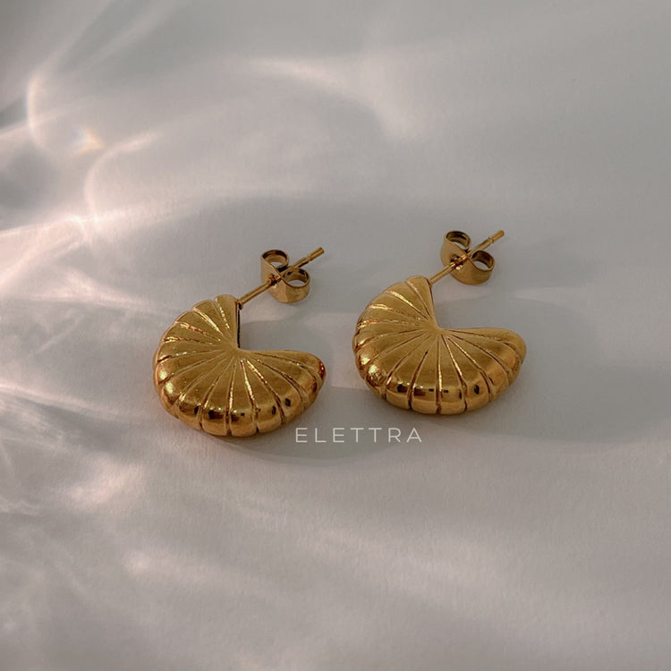 Small Ribbed Gold C-Shape Earrings