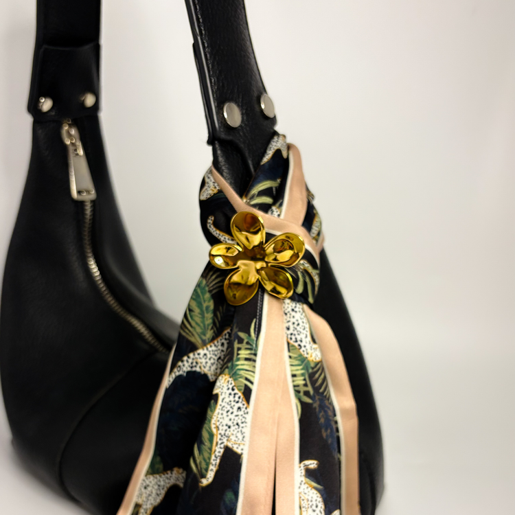 Gold Daisy Brooch Pin