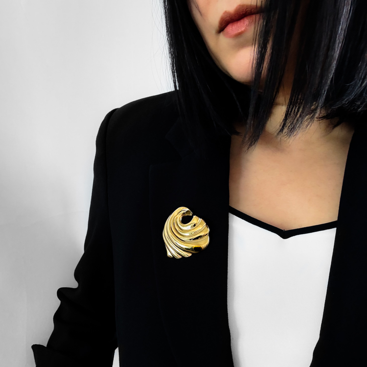Gold Wave Brooch Pin