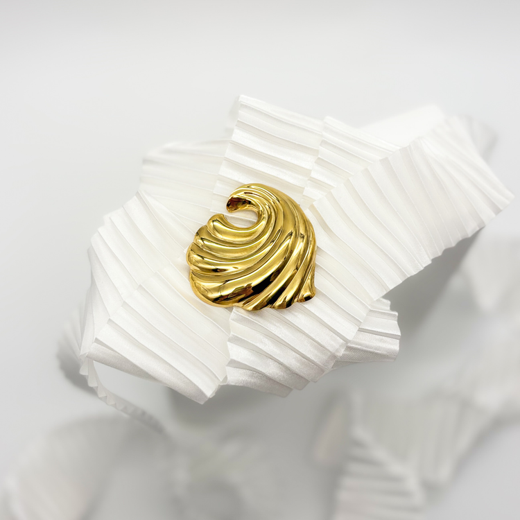 Gold Wave Brooch Pin
