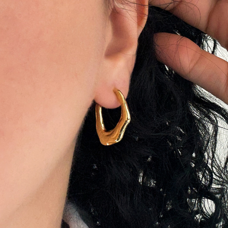 Gold Wave C-Shape Earrings