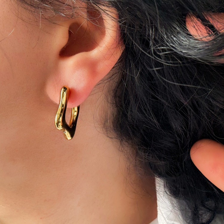 Gold Wave C-Shape Earrings