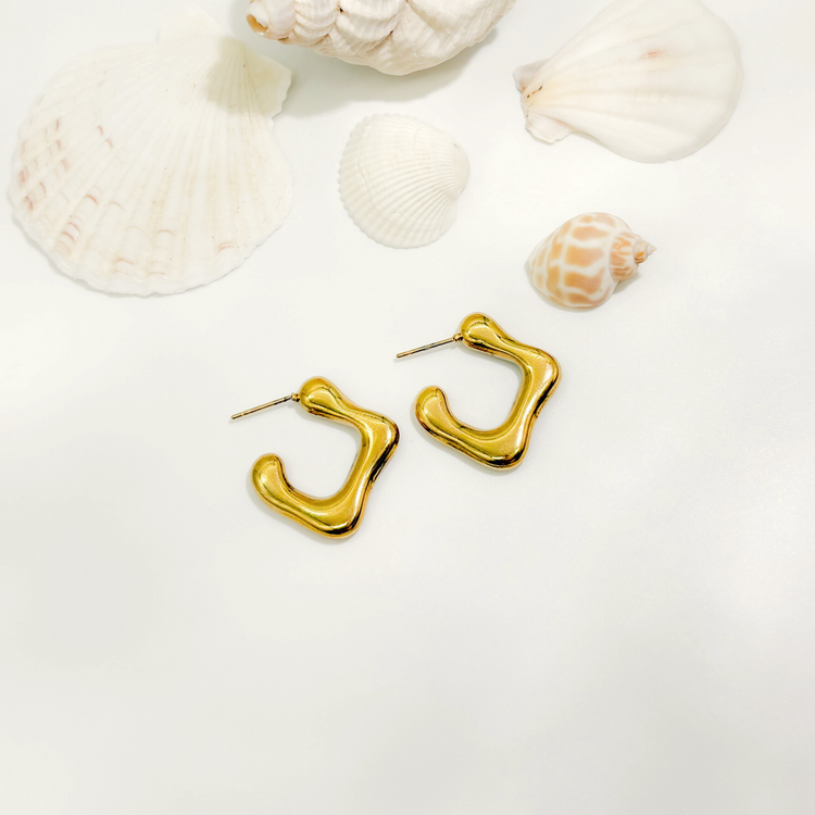 Gold Wave C-Shape Earrings