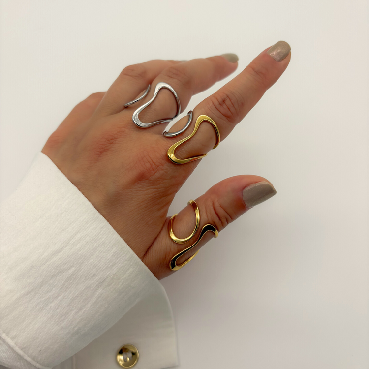 DUAL-TONE WAVY RING