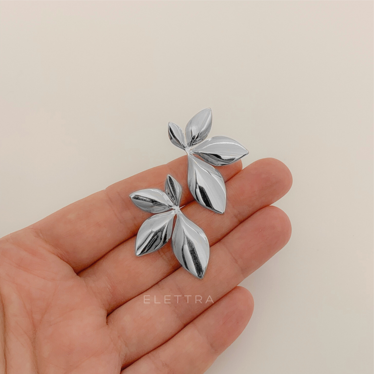 Silver leaf Stud earrings