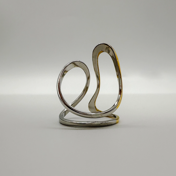 DUAL-TONE WAVY RING